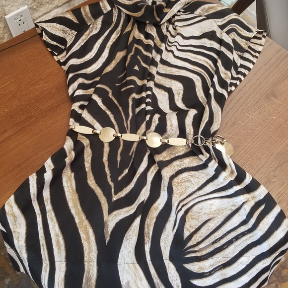 Gorgeous Summer Zebra Top!!🦓⭐🦓 - Picture 3 of 7